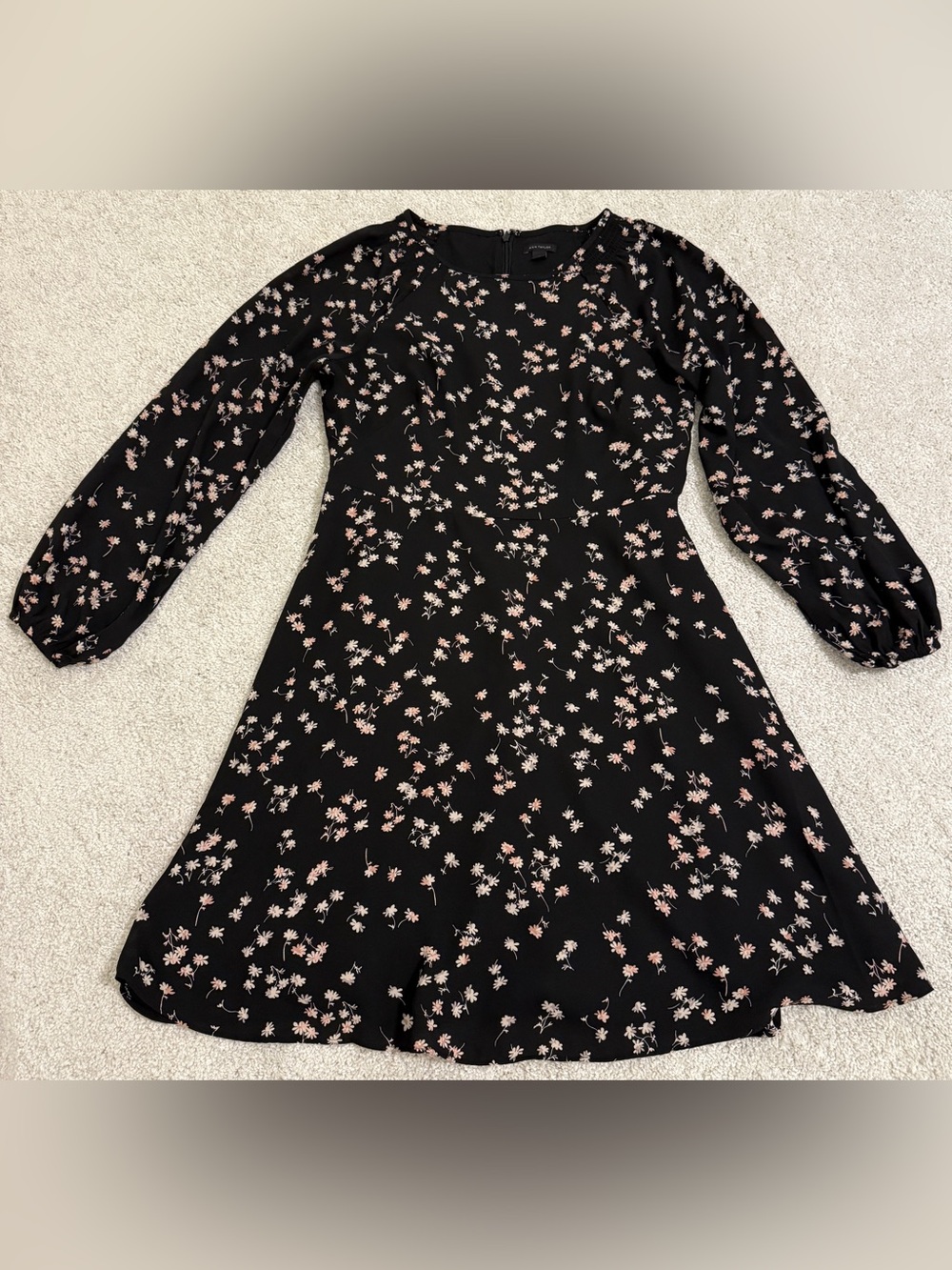 Ann Taylor Black Long-Sleeve Floral Fit-and-Flare Dress - Women Size 6